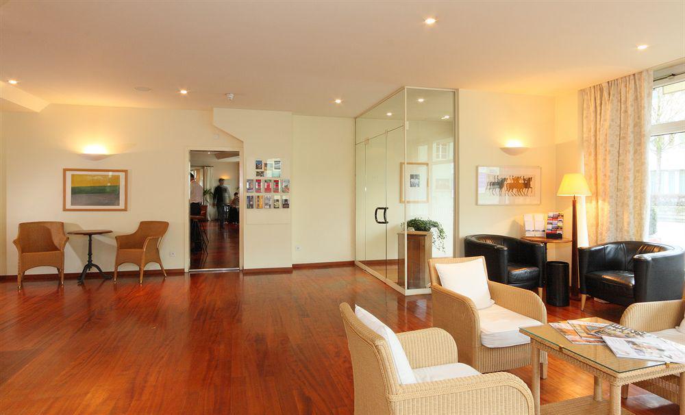 Ibis Styles Bern City Interieur foto